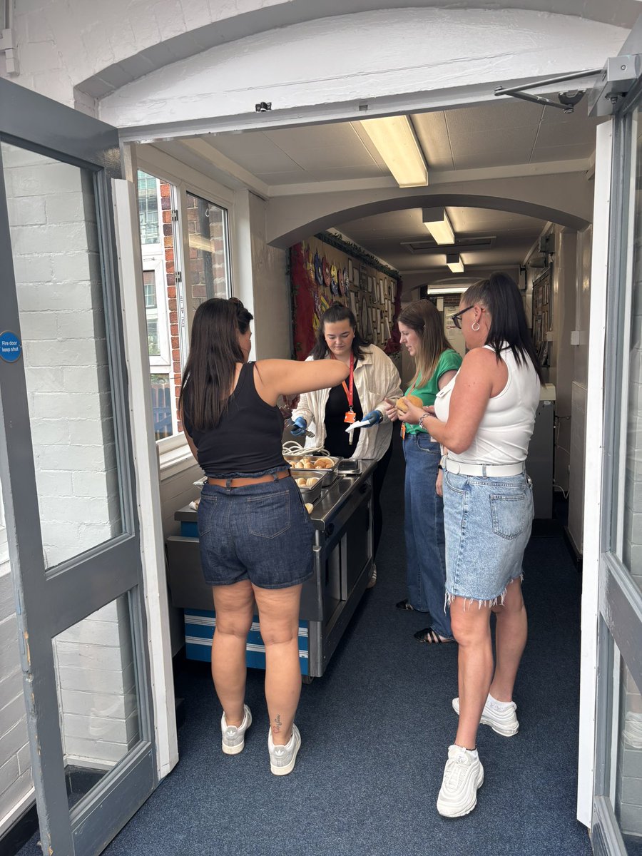 The bacon buttie bell has been out at <a href="/BHSP874/">BHSP</a> this morning! <a href="/ExceedLP/">Exceed Learning Partnership</a>