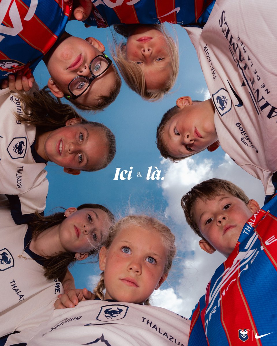 SMCaen's tweet photo. Frappes ratées, lacets défaits. Mais jamais besoin d’expliquer ce que c’est, aimer un club.

Ici &amp; là, encore longtemps.

#SMCaen #TeamSMC https://t.co/9om1wUwMGy