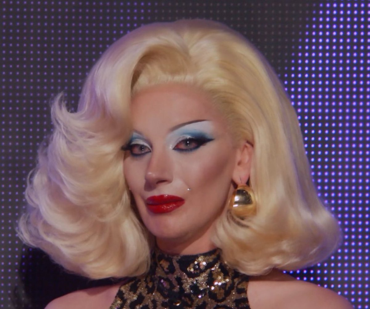 YoursTrulyRicky's tweet image. Fuck this winner idgaf #AllStar10 #dragrace