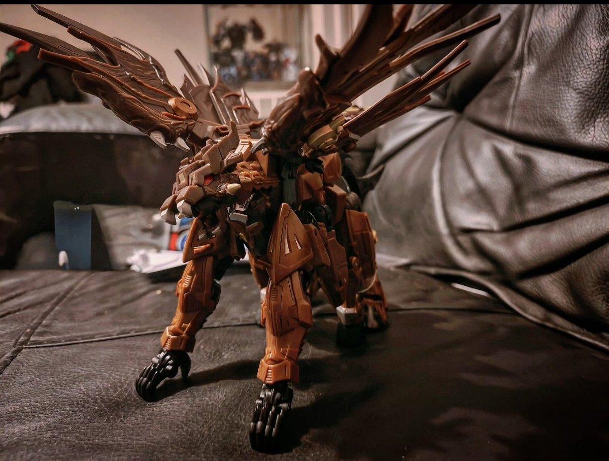 Sophie_Rain791's tweet photo. Onyx Prime Lord of the Beasts

#transformers 
#transformersgenerations 
#ageoftheprimes 
#onyxprime
#beastformer
#archer
#thethirteenprimes
#hasbro
#toyphotography https://t.co/XoYsVN0Xmz