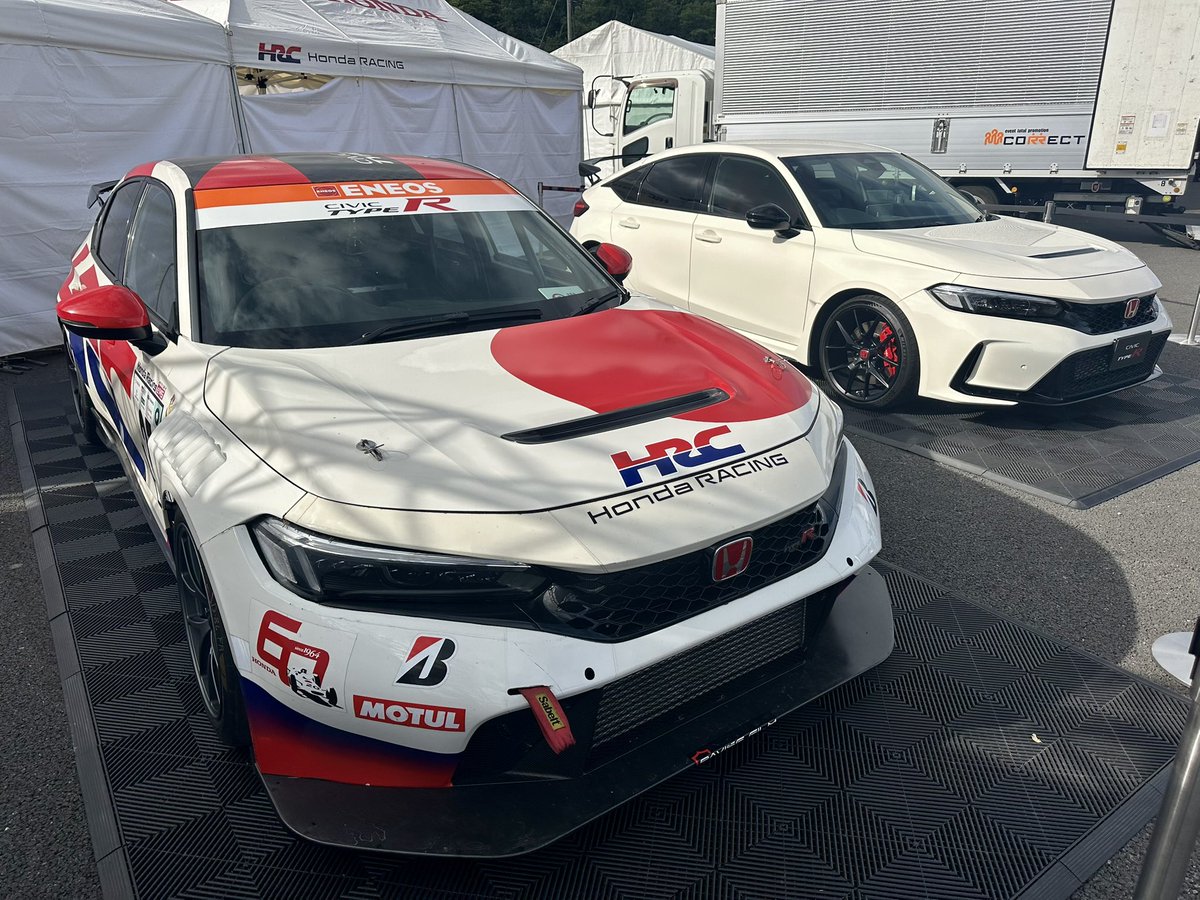 HondaJP_Live's tweet photo. スーパーフォーミュラ
富士スピードウェイ🗻

明日からオープン！
イベント広場、Honda/HRCブースでは、F1マシンとMotoGPマシンという2輪と4輪の最高峰カテゴリーから、ステップアップカテゴリーまで様々な車両を展示🚗🏍️

Hondaモータースポーツの幅広さをご体感いただけます✨
#SFormula https://t.co/cPD4Y0cDsH