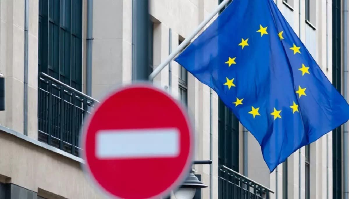 Ole_Kondratiuk's tweet image. 💪🇪🇺 Вітаємо рішення послів ЄС, які погодили 18-й пакет санкцій проти рф!
Як повідомила високий представник ЄС із зовнішніх відносин і політики безпеки @kajakallas - це один з найсильніших на сьогодні пакетів санкцій проти росії.
🚫18-й пакет, зокрема, передбачає:
✔ Заходи…