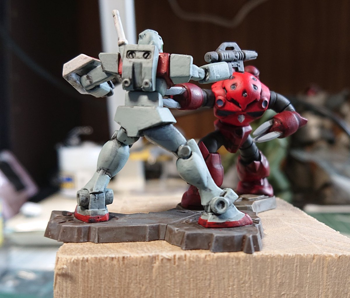 チョコサプ開封3個目は シャア専用ズゴック。 今回もサッと筆塗り