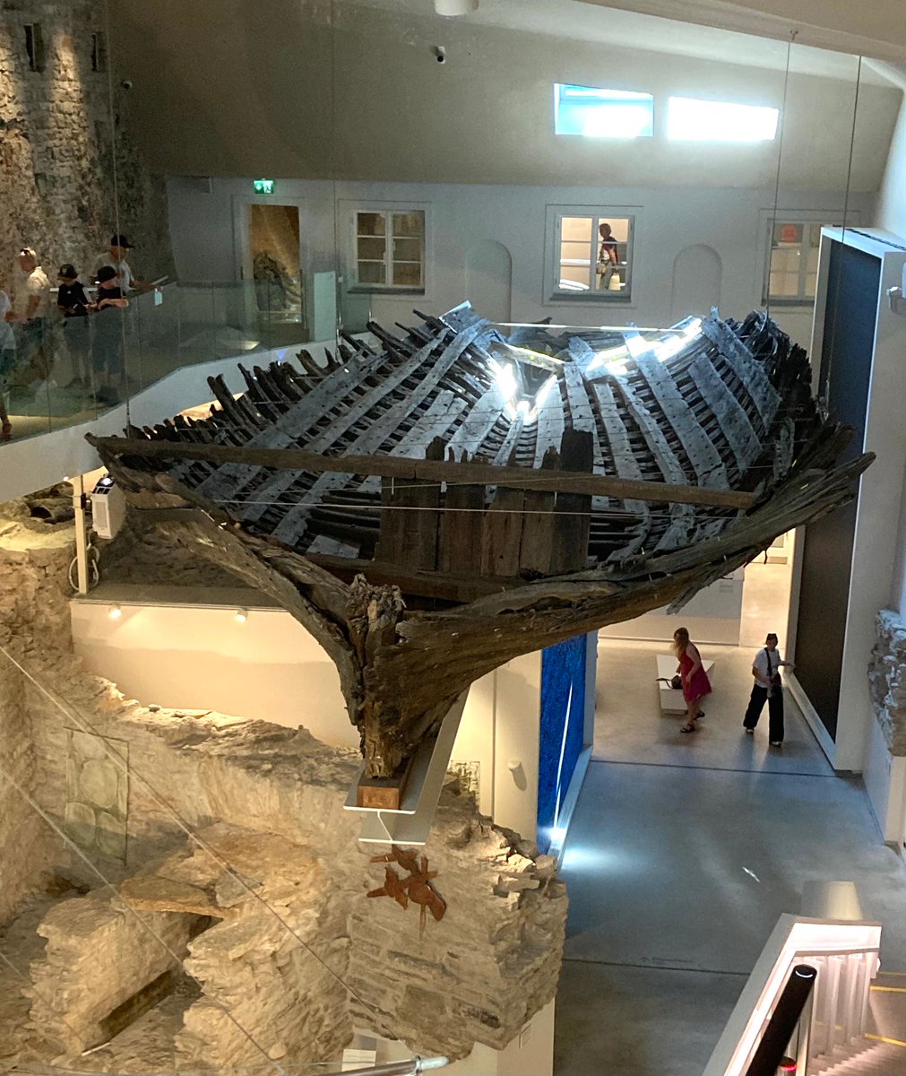 NicholasMorto11's tweet image. The incredible remains of a medieval "cog" (transport/cargo vessel) used in the Baltic Sea region during the late 13th - early 14th century, currently housed in Tallinn (Estonia)