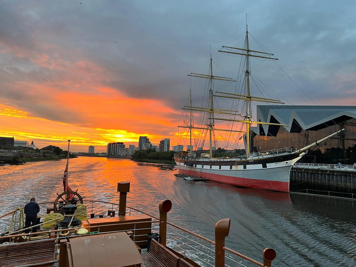 PS_Waverley's tweet image. WAVERLEY SUNSET CRUISE TONIGHT - FRIDAY 18TH JULY 

Don&apos;t miss the chance to enjoy an evening sunset cruise from Glasgow aboard the World&apos;s last seagoing paddle steamer. 

Waverley will depart Glasgow Science Centre this evening at 7pm (boarding from 6:30pm) for a cruise down the…