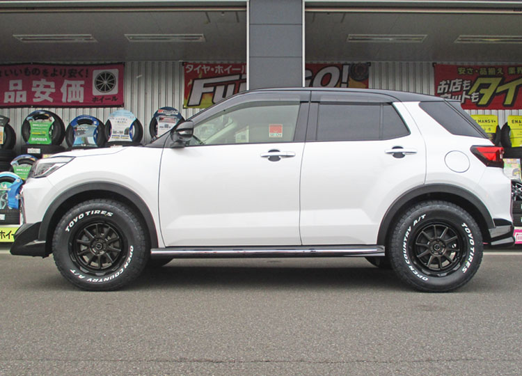 fuji_tire's tweet image. マイカードレスアップフォトからピックアップ

トヨタ／ライズ ハイブリッド
ホイール：WEDS／ウェッズアドベンチャー マッドヴァンス 06
カラー：ブラックポリッシュ/ブロンズクリア
サイズ：FR:6.0J-16

#トヨタライズ
#RAIZE
#WEDS
#ドレスアップフォト

詳細を見る
fujicorporation.com/shop/contribut…