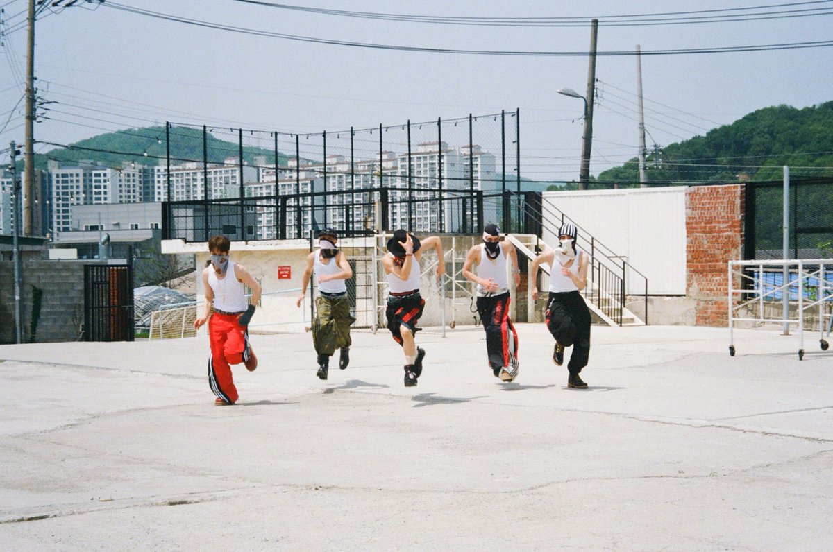 🏃🏃💨🏃‍➡️🏃‍➡️

#WayV #威神V #BIGBANDS
#WayV_BIGBANDS