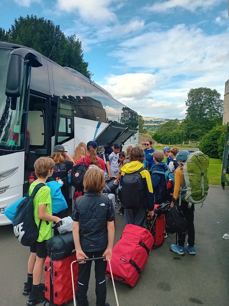 GosforthJunior's tweet image. We have boarded the bus and are departing Ford Castle after a memorable trip.
ETA at GJHA: 10:45
The children are so excited to see you all.