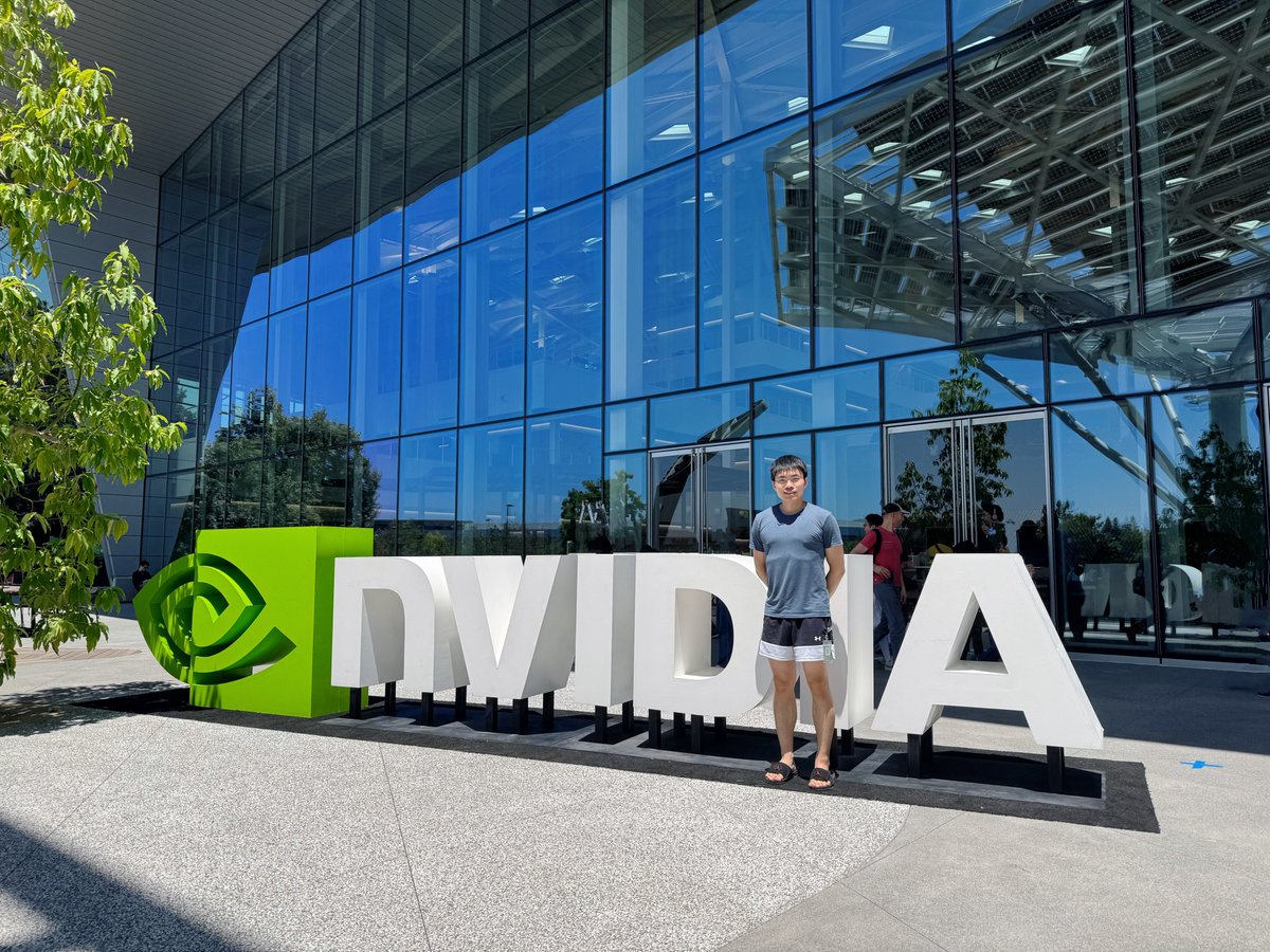 EthanHe_42's tweet image. After 2 years at @nvidia, I’m writing to share that I’ll start a new adventure.
Working with brilliant teammates on cutting‑edge AI has shaped me so much:
- Cosmos debuted as a SOTA world model and earned 8 k⭐️ on GitHub.
- We open‑sourced the first recipe for upcycling 100 B+…