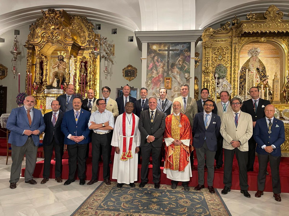 Hermandad de la Sagrada Cena (@lacenasevilla) on Twitter photo Ayer tuvimos la oportunidad de acompañar al querido Carlos Martín y su Junta de Gobierno en la toma de posesión de sus cargos en la <a href="/hdadlaestrella/">La Estrella</a>
Desearles desde Los Terceros lo mejor en este nuevo mandato.
#RepresentacionesLaCena Ayer tuvimos la oportunidad de acompañar al querido Carlos Martín y su Junta de Gobierno en la toma de posesión de sus cargos en la <a href="/hdadlaestrella/">La Estrella</a>
Desearles desde Los Terceros lo mejor en este nuevo mandato.
#RepresentacionesLaCena