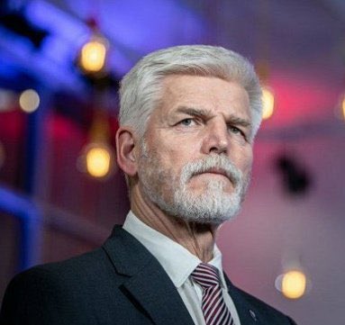 hoje_no's tweet image. Petr Pavel, presidente da República Checa, assinou hoje uma lei criminalizando a propaganda comunista. A partir de hoje, divulgar símbolos ou propaganda comunista é um ato tão criminoso no país como divulgar símbolos ou propaganda nazista, vistas pelo governo checo como…