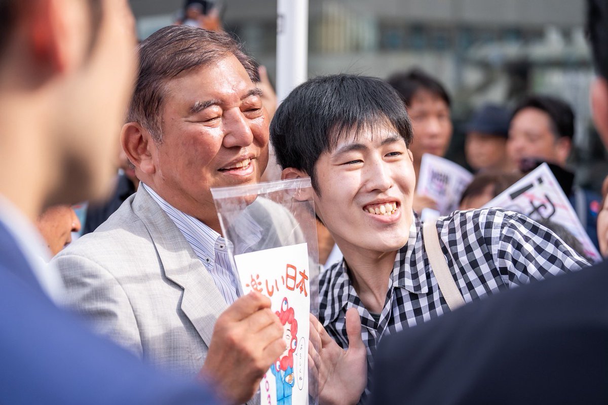 shigeruishiba's tweet image. 神奈川県中山駅北口にて脇雅昭候補の応援に。
小さい頃から新聞配達で家計を支え、今も奨学金を返しながら実直に皆さんと向き合い続ける脇候補。
どうか脇雅昭候補を国政に送り出していただけますよう、皆様のお支えをお願いいたします。