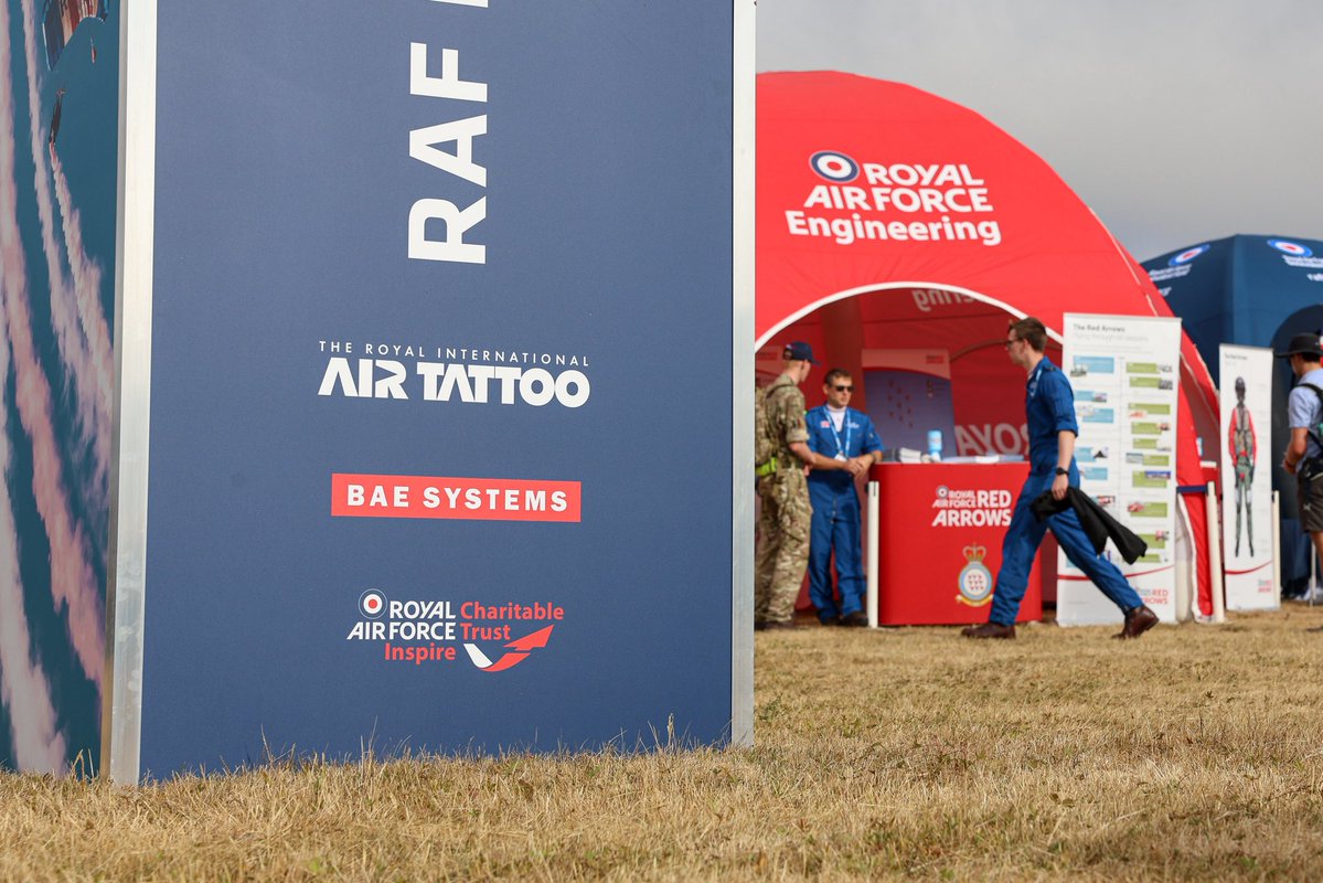 rafredarrows's tweet image. RIAT 2025 underway! You can find the Red Arrows tent at the entrance to the RAF Experience area - come and meet members of the team and find out more about their roles and work. The pilots will be at the tent for a meet-and-greet session today at 1000.
#RedArrows | #RIAT25