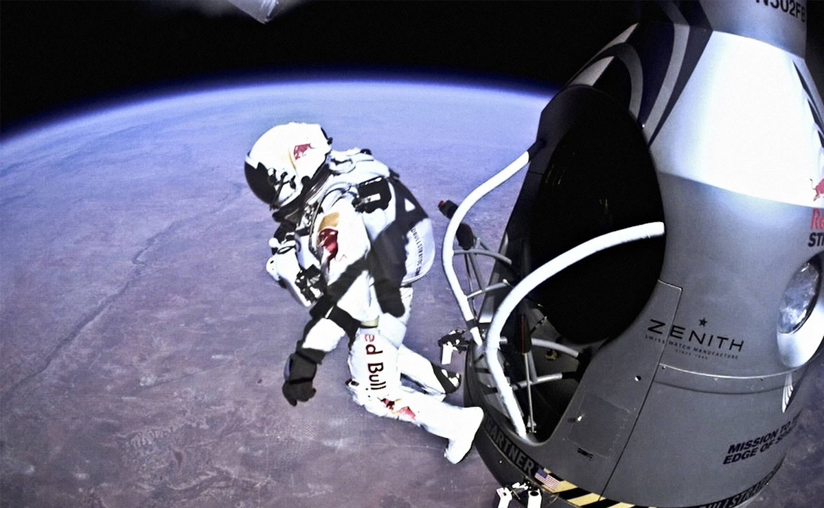 jumpjim's tweet image. Sad to hear of the death of Felix Baumgartner who died in a paramotoring accident in Italy on Thursday.
He was most famous for his “Space” jump from an altitude of 127,852’, and in the process becoming the first person to go supersonic without using a vehicle.
He also flew…