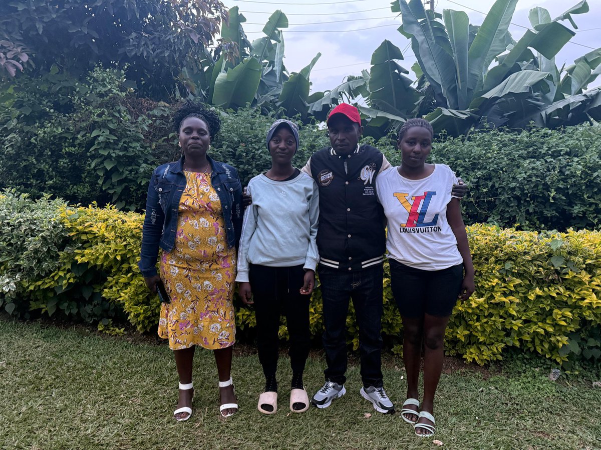 Your work good Kenyans!!! 

These two young ladies who had been held at Langata Women’s Prison were processed and released to their guardians yesterday. 

🙏🏿🇰🇪💚