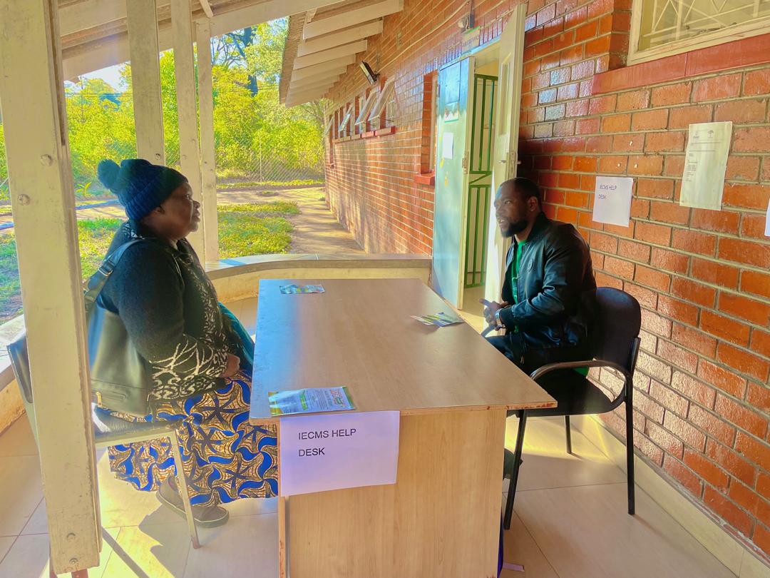 Judicial Service Commission of Zimbabwe (@jsczim) on Twitter photo Leaving no one behind!!
<a href="/JSCZim/">Judicial Service Commission of Zimbabwe</a> officers interact with Gutu residents as they unpack IECMS. Leaving no one behind!!
<a href="/JSCZim/">Judicial Service Commission of Zimbabwe</a> officers interact with Gutu residents as they unpack IECMS.