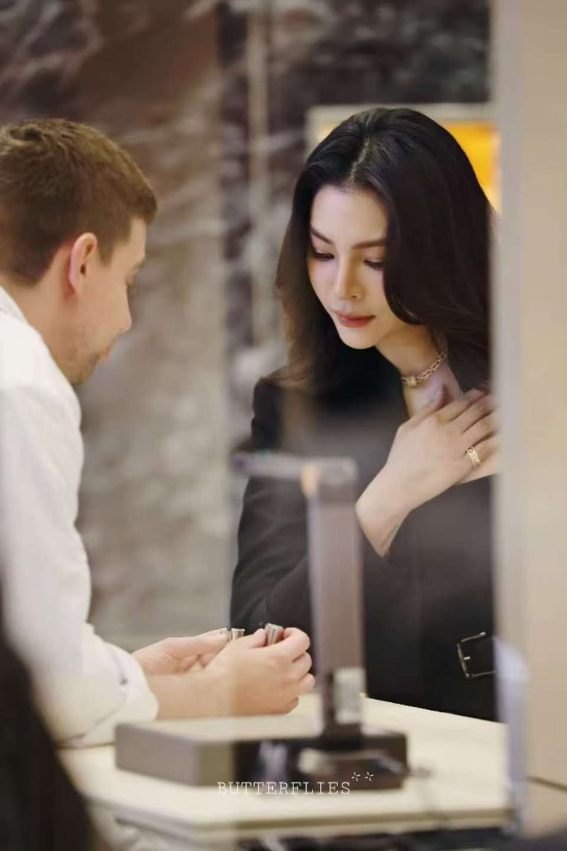 yan_amis's tweet photo. p'faye handsome😜

PERAYA SG60 BEYOND TIME
#BVLGARIxFaye https://t.co/rSK5XF4Zrp