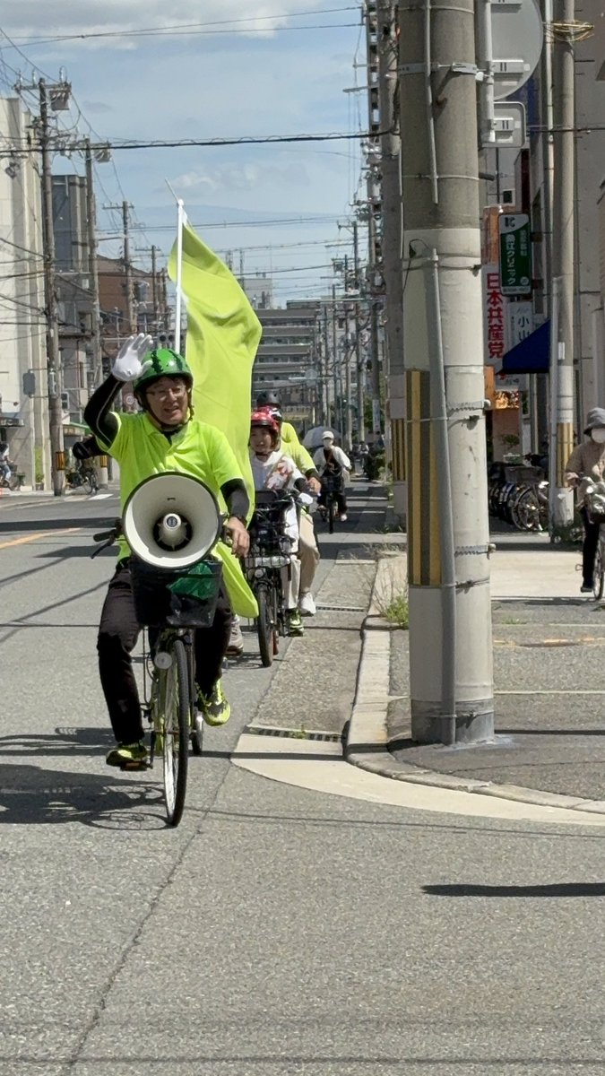 hikari__kimura's tweet image. 7/18朝の玉出からの北加賀屋駅前
午前中と午後から自転車でご挨拶3回
夜は玉出駅前からの街宣車です
本日も片山市議永井府議藤岡市議久保田市議山田市議ありがとうございます😊
感謝いたします。
朝は、東事務所のスタッフさんも駆けつけて頂きありがとうございました😊
#日本維新の会#木村ひかり