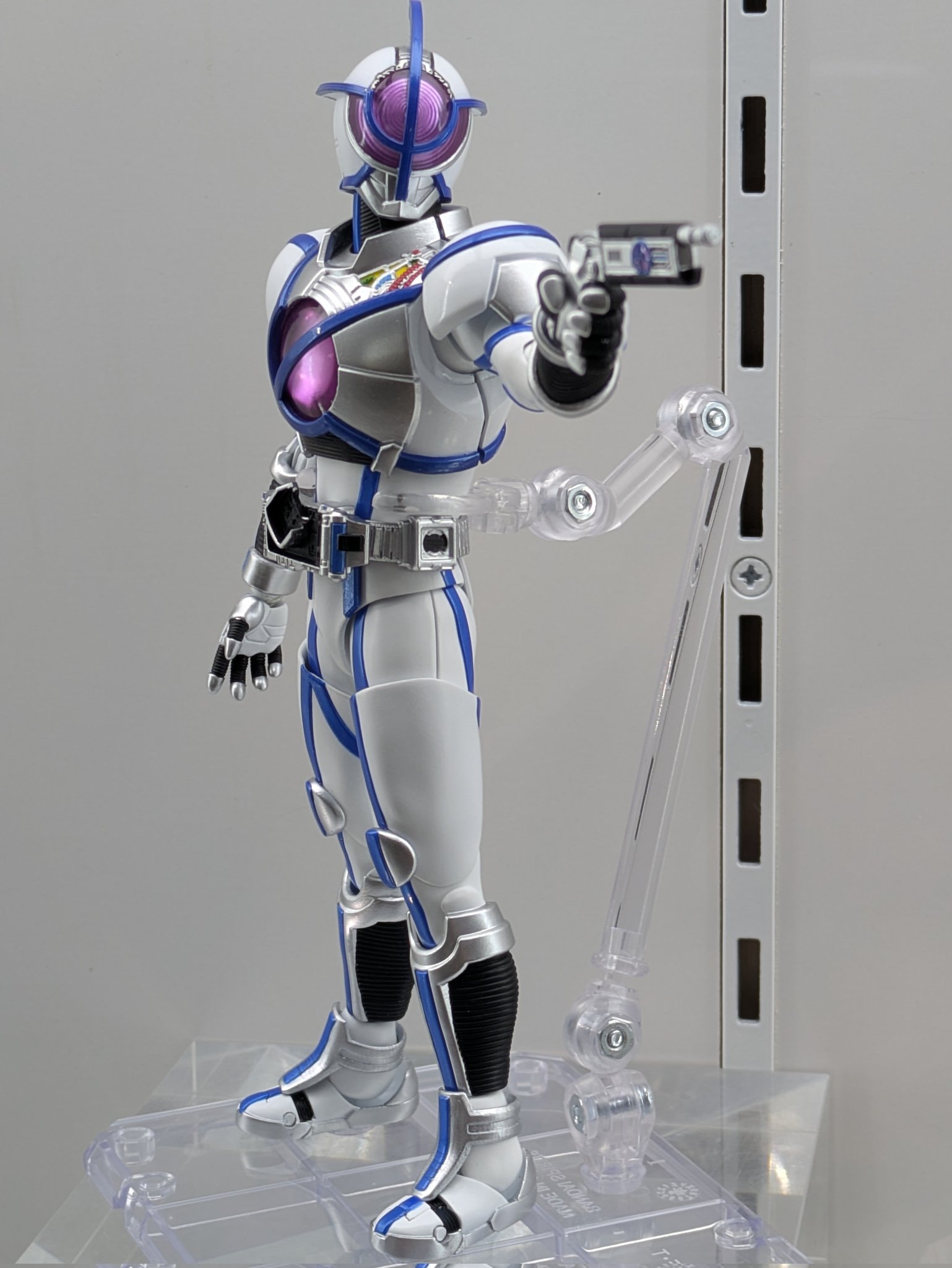 美品SHFiguarts 仮面ライダーサイガ S.H.Figuarts (SHINKOCCHOU SEIHOU) Kamen Rider Saiga