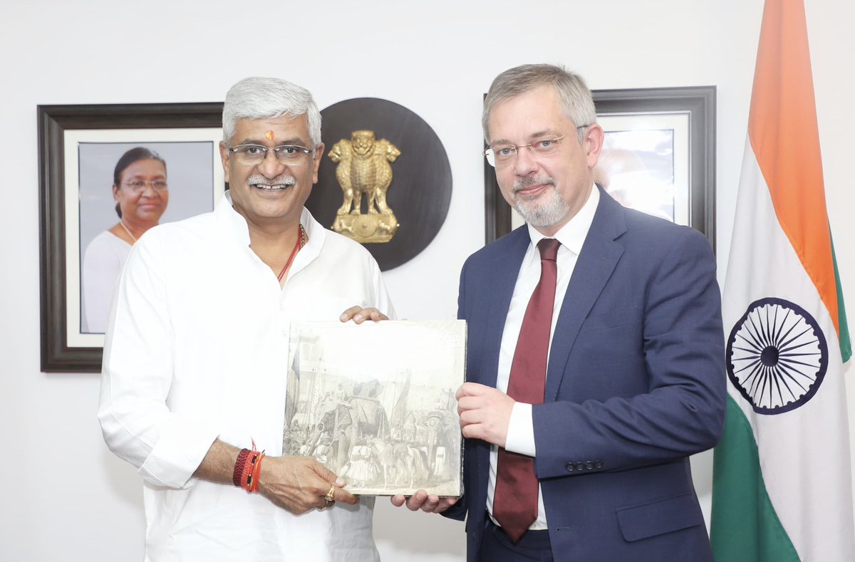 AmbRus_India's tweet image. Honoured to call on Hon. Minister Shri Gajendra Singh Shekhawat ji @gssjodhpur to discuss ongoing projects and limitless potential of partnership between Russia and India in culture and tourism.