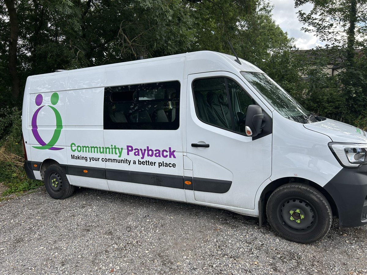 UPW_Barns_Roth's tweet image. Big day today for the Barnsley Rotherham Unpaid Work team.  First day at our new project The Harley Mission Rooms Lunch Club, team is preparing a two course meal for 40 covers.
#communitypayback 
#whatscooking