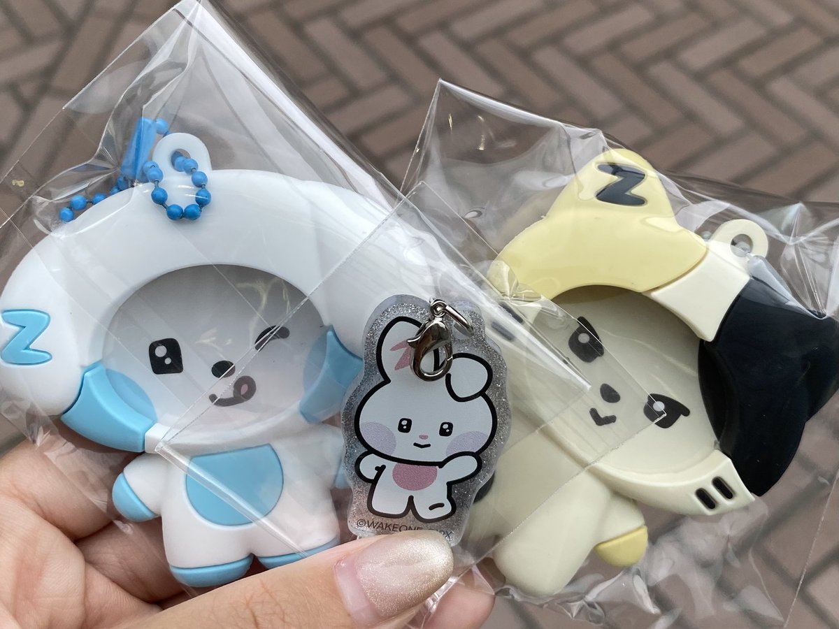 cotton0528__'s tweet photo. 【交換】

ZEROBASEONE ZB1 ゼベワン zeroni 
ゼロニ ポップアップ POPUP グッズ 渋谷 
LINE FRIENDS SQUARE SHIBUYA 交換

譲　ギュニニ ユニニ リニニ
求　テュニニ

郵送希望です📮
お気軽にお声掛けください🙇🏻‍♀️ https://t.co/Pe5iV9RC8E