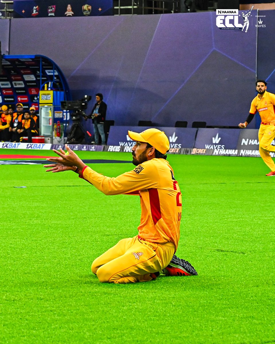 eclt10league's tweet image. 𝐈𝐬 𝐢𝐭 𝐚 𝐜𝐚𝐭𝐜𝐡 𝐨𝐫 𝐚 𝐝𝐫𝐨𝐩 ?🫣🤯

#eclt10 #cricket #VikasSingh #LucknowLions