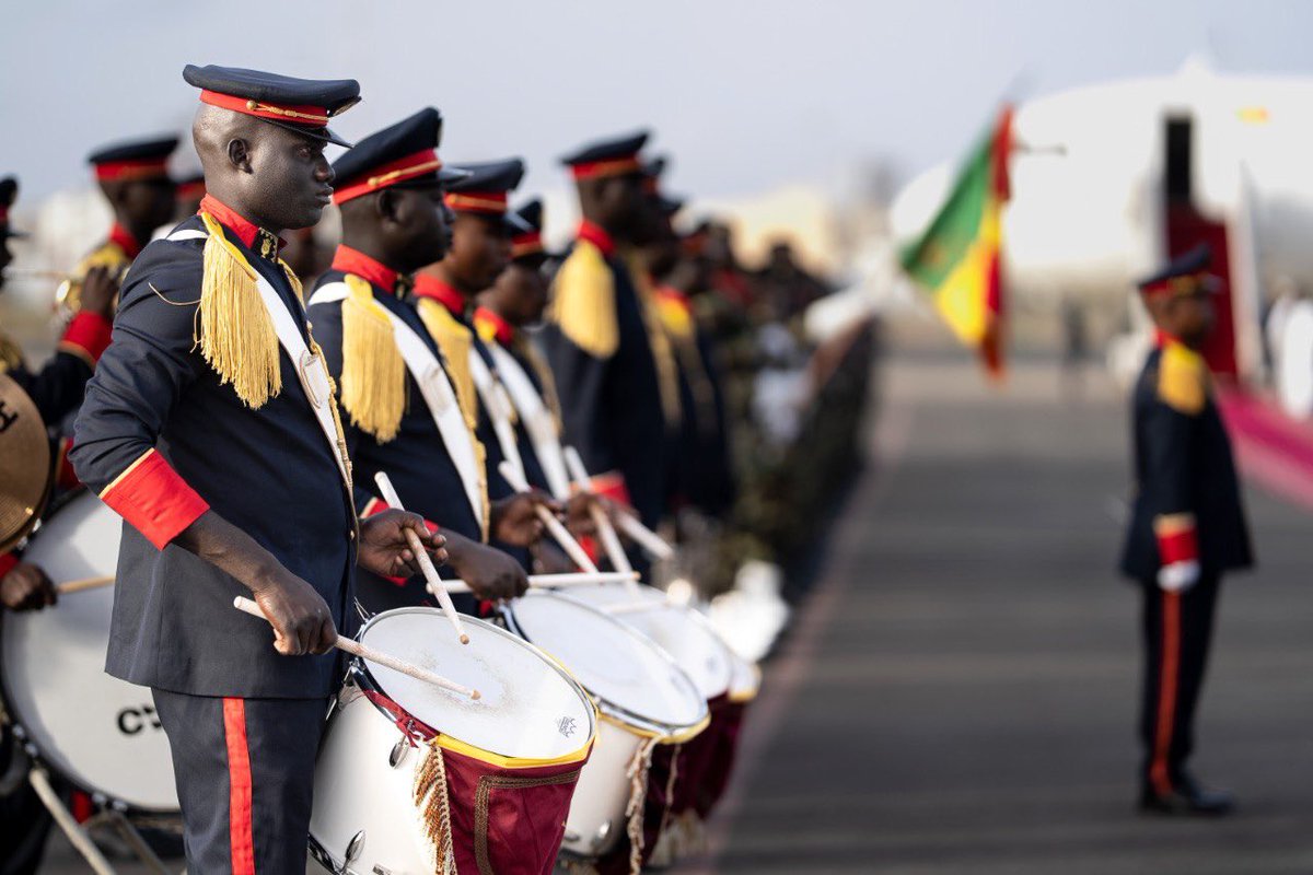 PR_Senegal's tweet image. Le Président @PR_Diomaye prend part ce matin à Bissau à la XVème Conférence des Chefs d’État et de Gouvernement de la CPLP, en qualité d’invité d’honneur de son homologue bissau-guinéen. Une étape importante dans le renforcement de la coopération avec les pays lusophones.