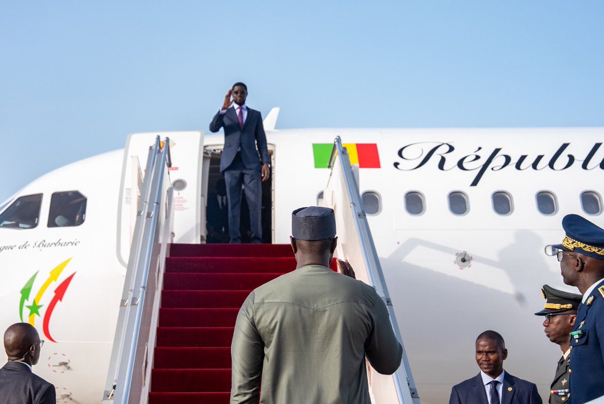 PR_Senegal's tweet image. Le Président @PR_Diomaye prend part ce matin à Bissau à la XVème Conférence des Chefs d’État et de Gouvernement de la CPLP, en qualité d’invité d’honneur de son homologue bissau-guinéen. Une étape importante dans le renforcement de la coopération avec les pays lusophones.