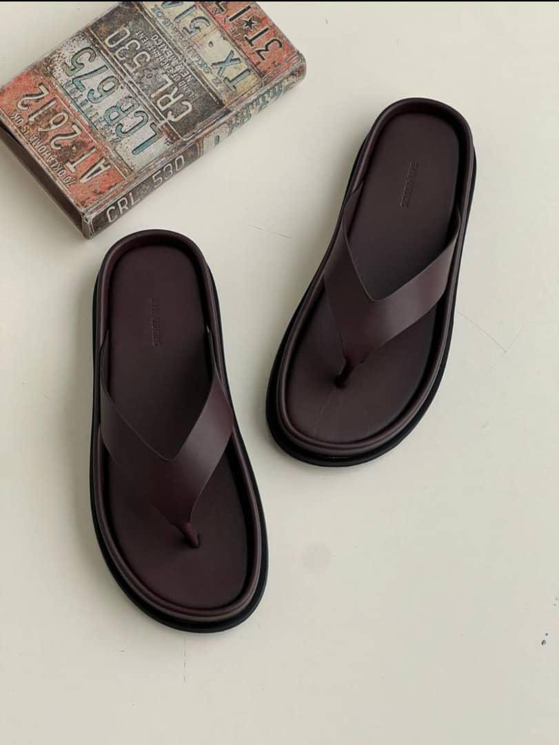 PerpetualA71403's tweet image. If you’re someone who doesn’t love to do too much but also loves quality items , then you should own a pair of these footwear, it’s lightweight and comfortable.
Comes fully boxed 
Size 40-46
43000

Send a dm

#40dayschallenge 
#LoveIslandUK 
#BuiltForNoones