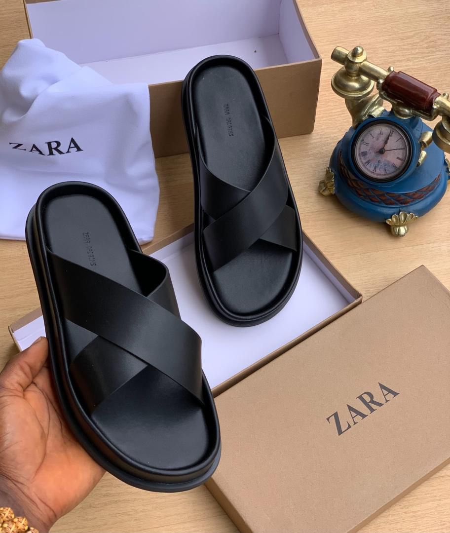 PerpetualA71403's tweet image. If you’re someone who doesn’t love to do too much but also loves quality items , then you should own a pair of these footwear, it’s lightweight and comfortable.
Comes fully boxed 
Size 40-46
43000

Send a dm

#40dayschallenge 
#LoveIslandUK 
#BuiltForNoones