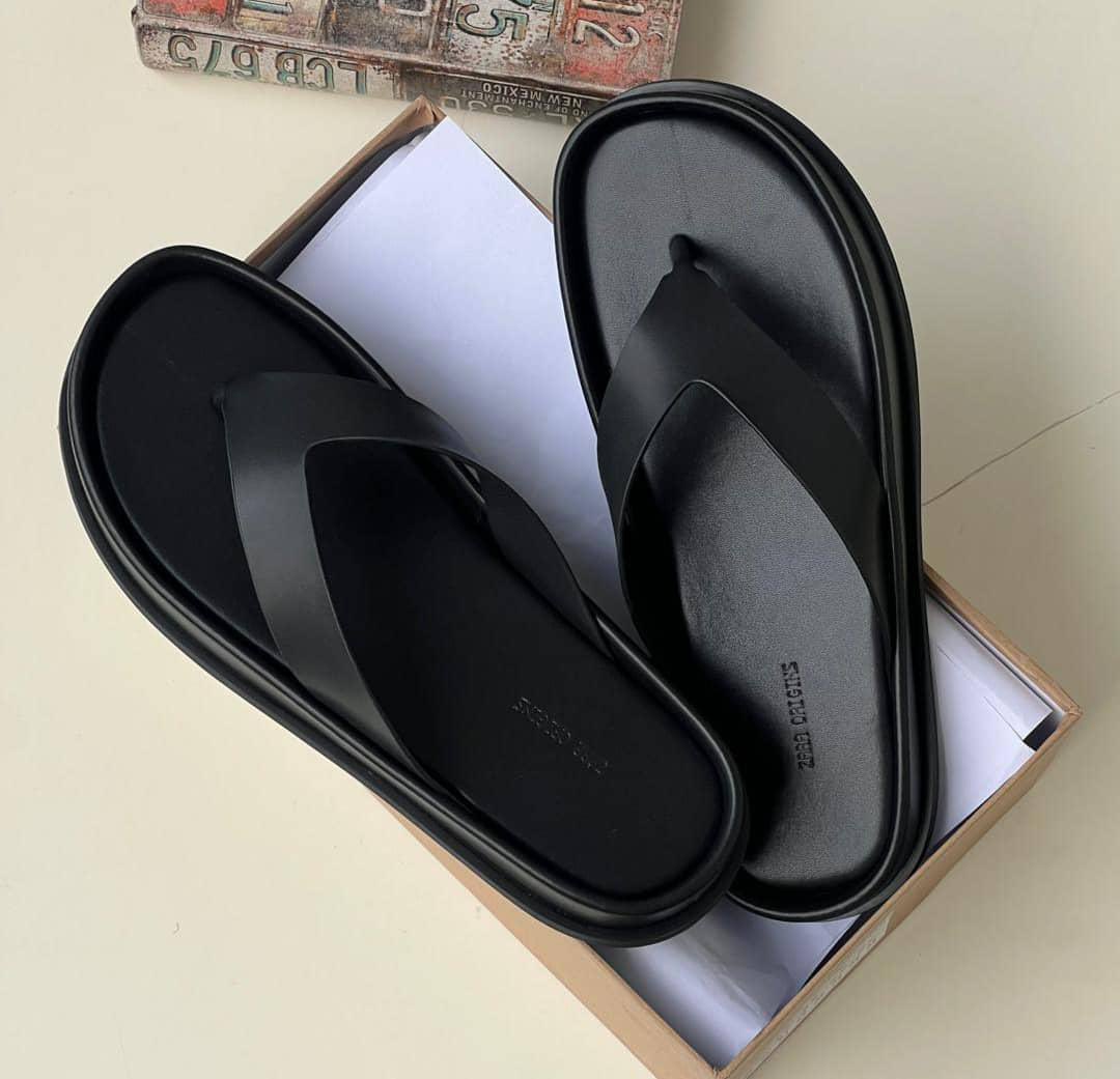 PerpetualA71403's tweet image. If you’re someone who doesn’t love to do too much but also loves quality items , then you should own a pair of these footwear, it’s lightweight and comfortable.
Comes fully boxed 
Size 40-46
43000

Send a dm

#40dayschallenge 
#LoveIslandUK 
#BuiltForNoones