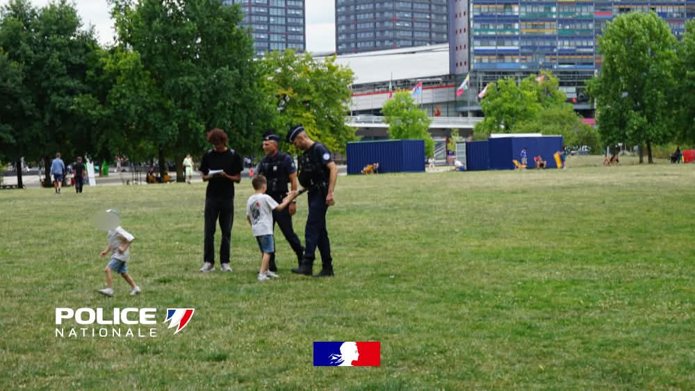 PoliceNat59's tweet image. #Protéger | Les policiers du #Nord sont mobilisés au quotidien pour garantir la tranquillité et la sécurité de tous dans les espaces publics.
Hier après-midi, les policiers de #Lille ont mené une opération de sécurisation au parc Matisse.