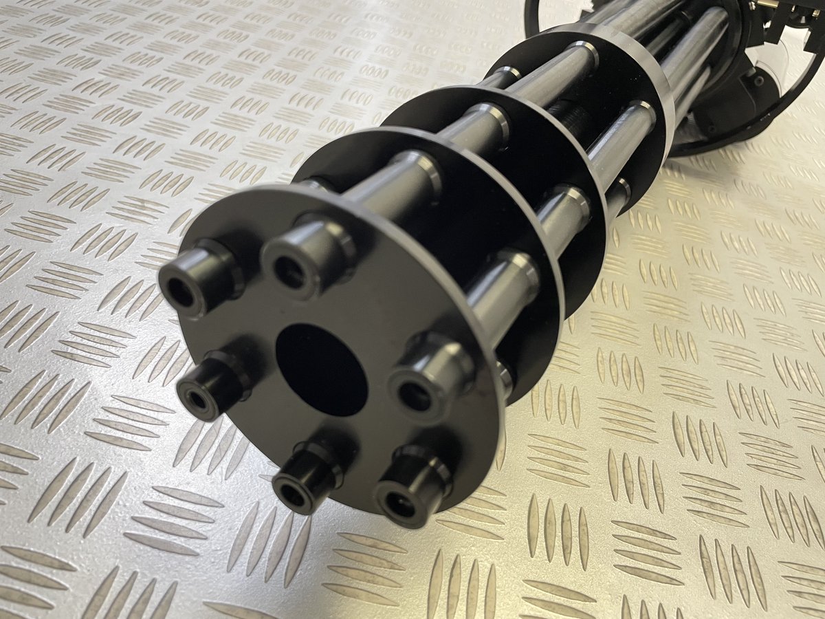 kinwa__official's tweet photo. ー仕入れ思案中ー
(仮称)Classic Army社製 M134A2 ミニガン フルメタル電動ガスガン
#ClassicArmy 社より米 ゼネラル・エレクトリック社製の7.62mm口径 #ガトリングガン「#M134」をガス(外部ソース)と電動(バッテリー)で駆動させる電動ガスガンで再現
新製品ではなく、日本正規総代理としては「日本未導入モデル(メーカーからはすでに発売済)」
実物同様の6バレルの回転動作とその圧倒的火力は感無量ですが、あまりにも重い、高い、運用も大変の3拍子
本格派 #プレデター ごっこはできますが、、、😂
#airsoft #GBB #電動ガン #サバゲー