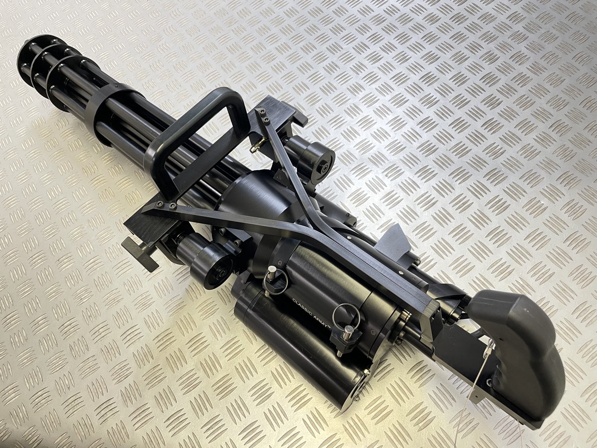 kinwa__official's tweet photo. ー仕入れ思案中ー
(仮称)Classic Army社製 M134A2 ミニガン フルメタル電動ガスガン
#ClassicArmy 社より米 ゼネラル・エレクトリック社製の7.62mm口径 #ガトリングガン「#M134」をガス(外部ソース)と電動(バッテリー)で駆動させる電動ガスガンで再現
新製品ではなく、日本正規総代理としては「日本未導入モデル(メーカーからはすでに発売済)」
実物同様の6バレルの回転動作とその圧倒的火力は感無量ですが、あまりにも重い、高い、運用も大変の3拍子
本格派 #プレデター ごっこはできますが、、、😂
#airsoft #GBB #電動ガン #サバゲー