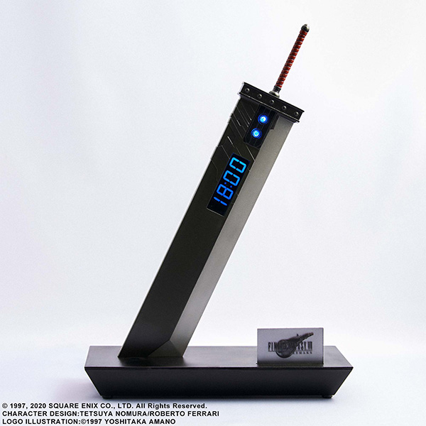 SQEX_MD_GOODS's tweet image. 【ファイナルファンタジーVII リメイク デジタルクロック バスターソード】
スクウェア・エニックス ガーデンにて好評発売中!
通常モードではLED表示面が流れるように色が変わっていき、アラームセット時、セットした曲によってマテリア部と時刻面の色が固定表示されます。
アラーム音を5曲収録。…