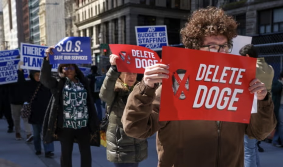 JonWiener1's tweet image. Musk's 'America Party' won't win votes if it runs on 'efficiency' and more DOGE, because "what people have experienced that to be is chaos. Voters don’t like chaos" – Maurice Moe Mitchell @MauriceWFP @WorkingFamilies – on @thenation podcast bit.ly/46Lw8Ao