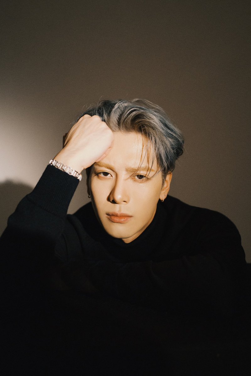rollingstonejp's tweet photo. 【ロングインタビュー完全版】
𝐉𝐚𝐜𝐤𝐬𝐨𝐧 𝐖𝐚𝐧𝐠

ジャクソン・ワンが語る人生哲学、Number_iとの深い絆、アジアを牽引する先駆者の信念

▼記事はこちら
🔗https://t.co/Kn5awmhjDE

🟦最新アルバム『#MAGICMAN2』本日リリース
#JacksonWang
#잭슨
#王嘉爾
#Number_i https://t.co/VWHLWYoyaW