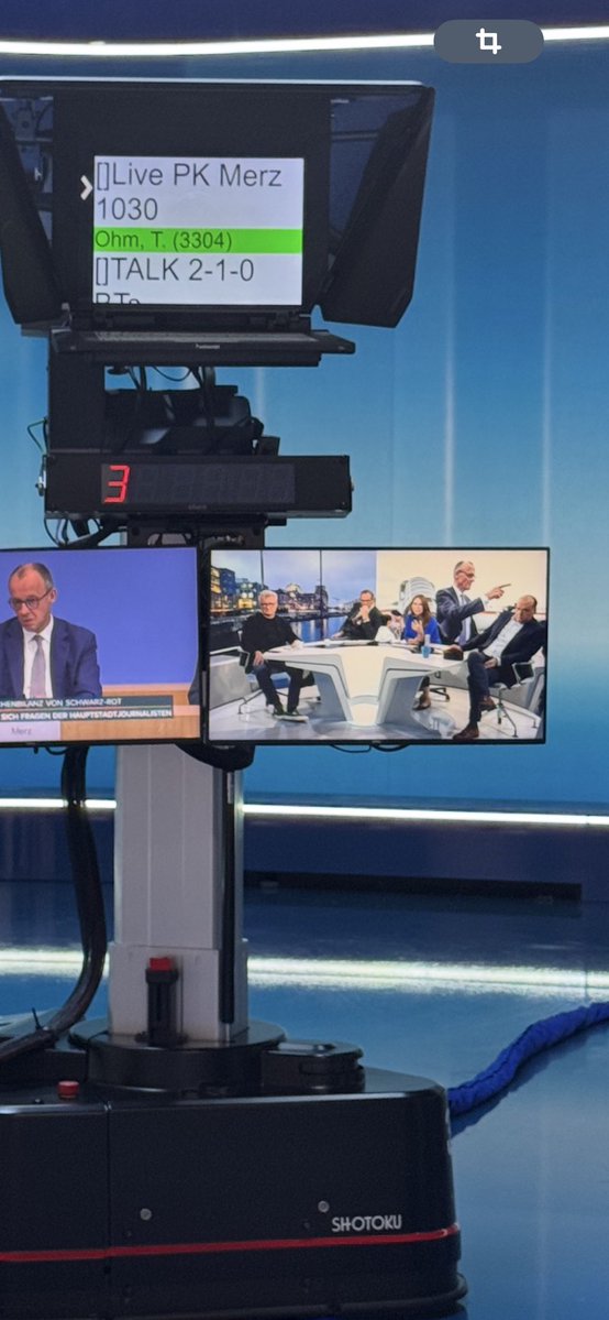 OhmTatjana's tweet image. Wie wir dem Kanzler lauschen…@robinalexander_ Ulli Jörges, Carsten Hädler, @welt