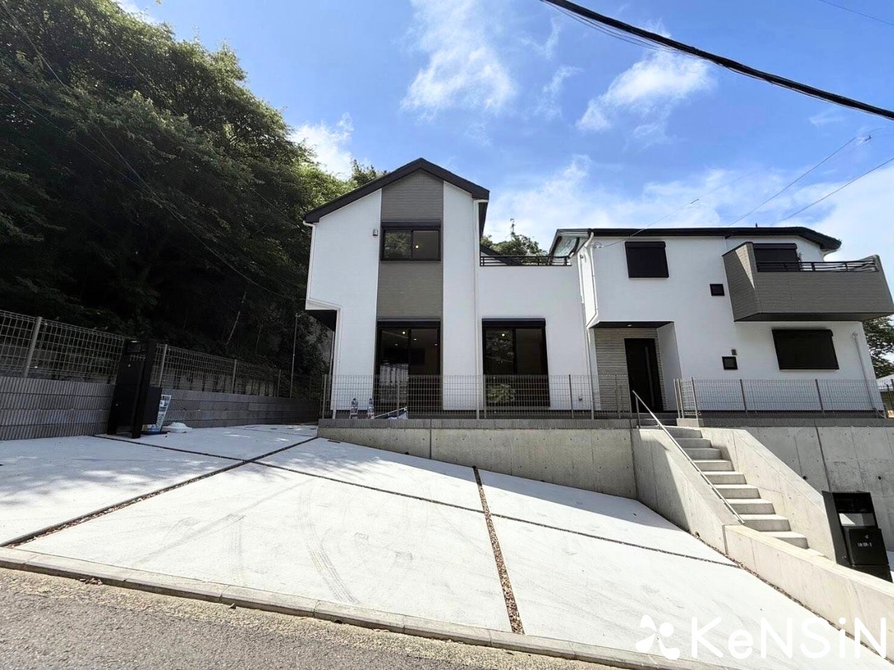 差込式行先板「園部←(梅小路経由)→大久保／大久保←(梅小路経由)→園部」 File:阪神鳴尾・武庫川女子大前駅改札口.jpg - Wikimedia Commons