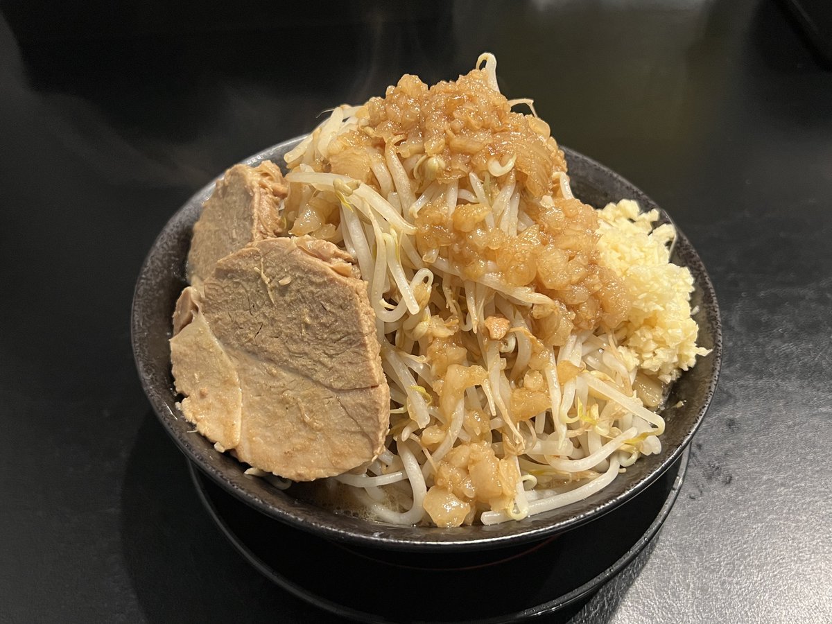 X_584's tweet image. 『ぼく、ブタえもん』
インパクト抜群の店名に釣られて訪問。
めっちゃ美味かったので、次は汁なしを食べてみたいです😊