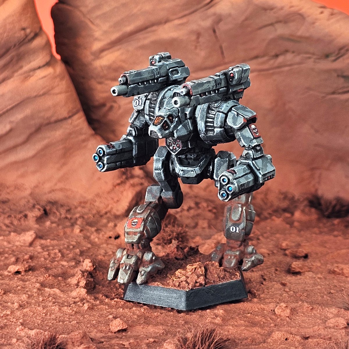 Kamykus1's tweet image. Blood Asp. Forged by Clan Star Adder as an insult, armed to the fangs and built to burn through armor. Make yourself at home in the Gray Death Legion, son. #battletech #mechwarrior #wargaming #miniaturepainting
