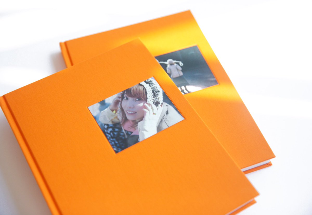 #小原好美 別表紙&amp;お渡し会の詳細を発表🌸

写真展を記念した別表紙Verはこちら！そして8月31日に開催されるお渡し会チケットは7月23日21:00より下記ストアで販売開始となります。1冊券と2冊券がございます。たくさんのご参加お待ちしております🫶

g-onlinestore.com
#写真集しゅんかん