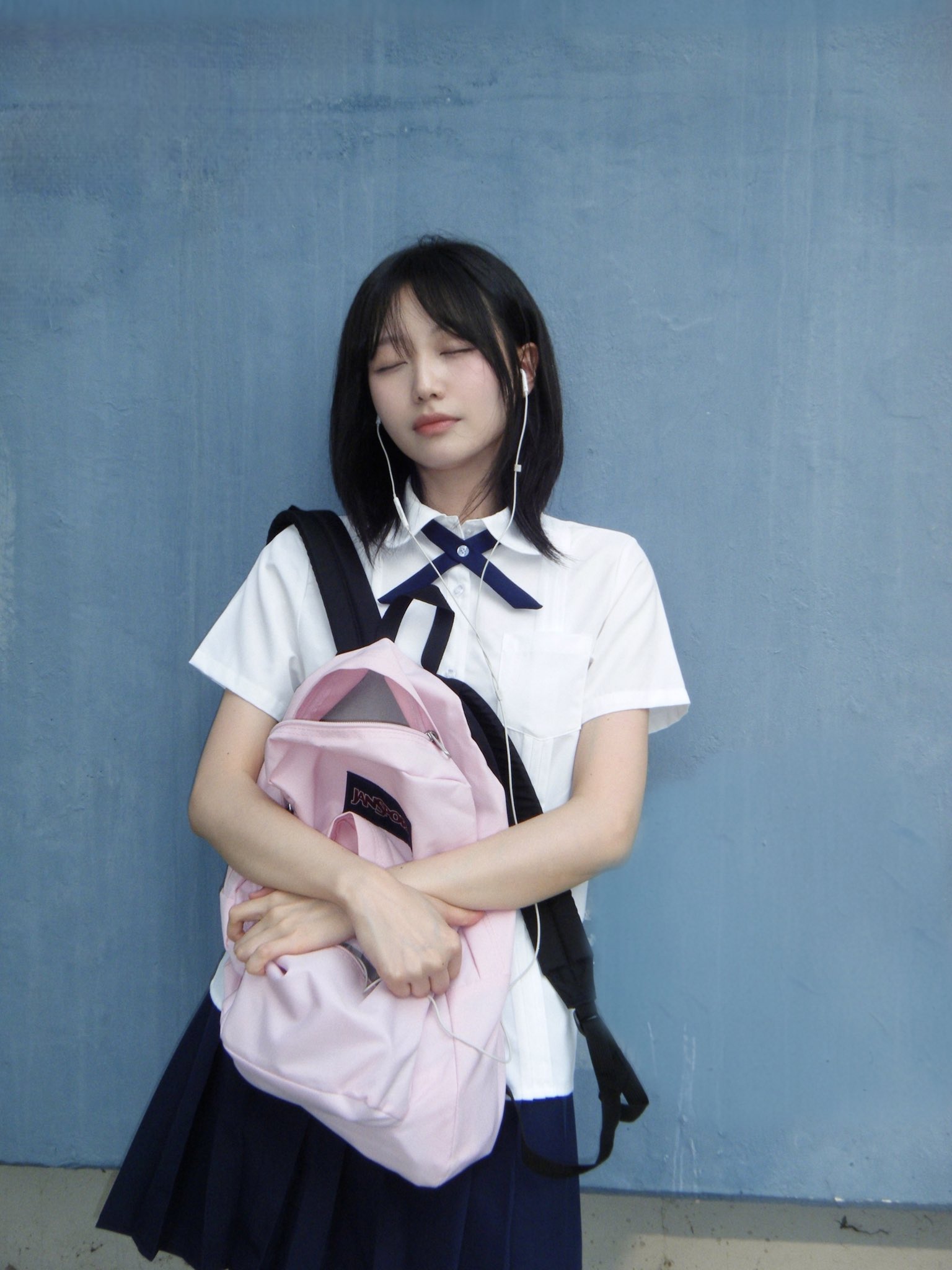 GwINhk4agAAnE4h?format=jpg&name=large