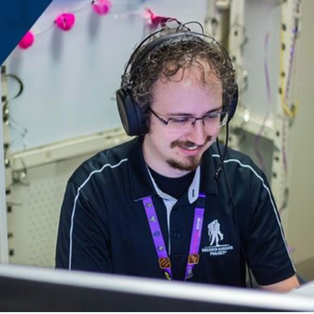 Wounded Warrior Resource Center for Veterans | @WWP ow.ly/1fwj50WeYpR

"When you need help and someone to listen, we are just a phone call away. Contact our Resource Center."

#Veterans