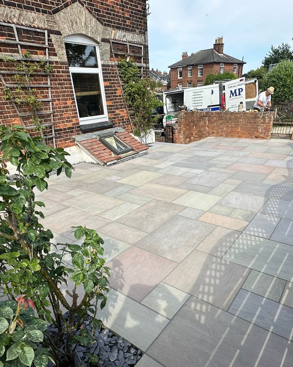 🌿 Full of character &amp; charm!

Raj Green Outdoor Porcelain features rich, varied tones perfect for patios, pools &amp; large projects.

✅ 20mm thick
✅ Flexible patio packs
✅ Natural stone look

👉 Explore Raj Green Paving here!
nustone.co.uk/product-catego…

🎨 Design it your way!