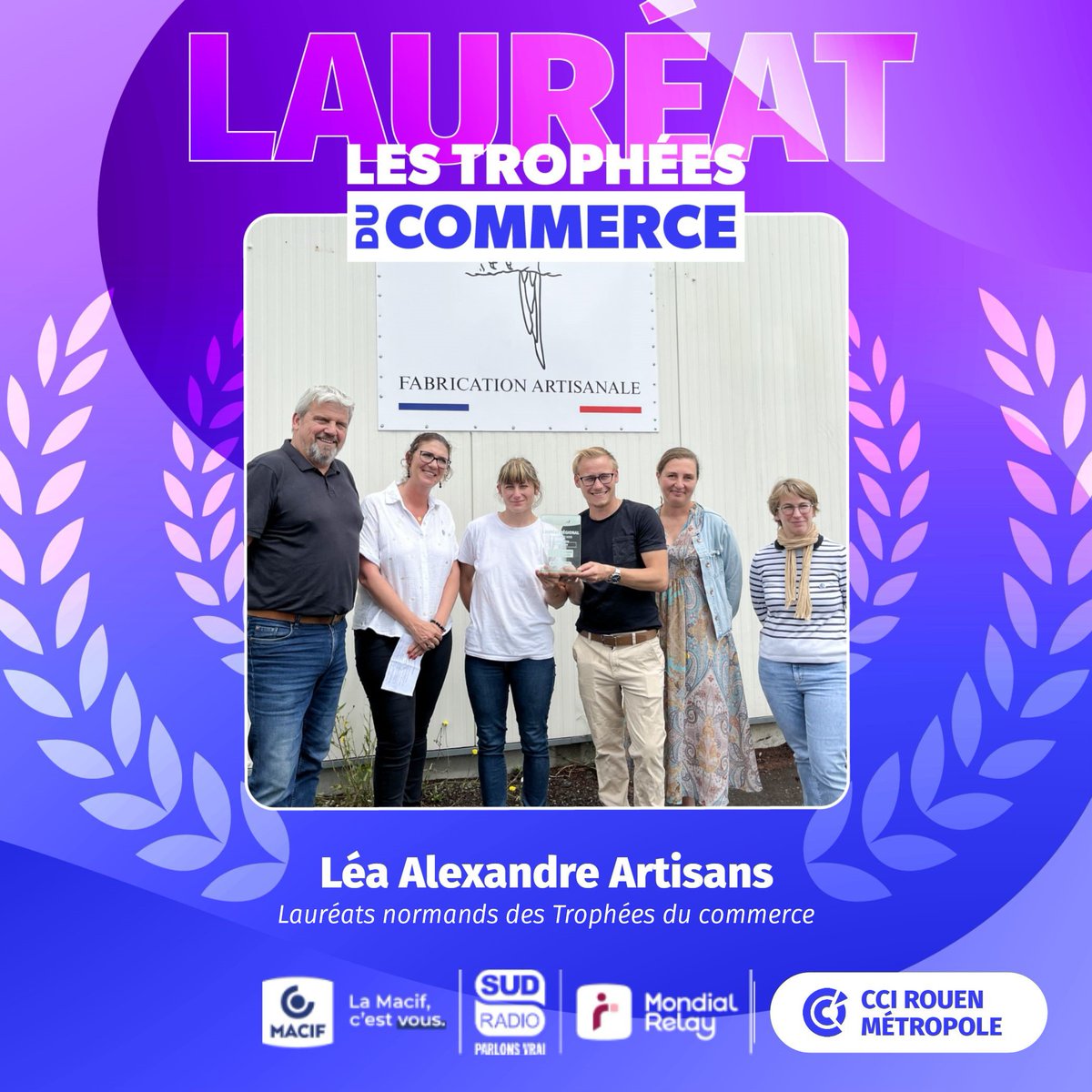 😍 Ils font briller le commerce local ! 

Léa Chauveau et Alexandre Cousin ont remporté le Trophée du Commerce régional "Catégorie Innovation" pour leur pâte à tartiner artisanale “Crema” 🏆

Bravo aux lauréats du Pays de Bray, récompensés  pour leur engagement et savoir-faire 👏🏼