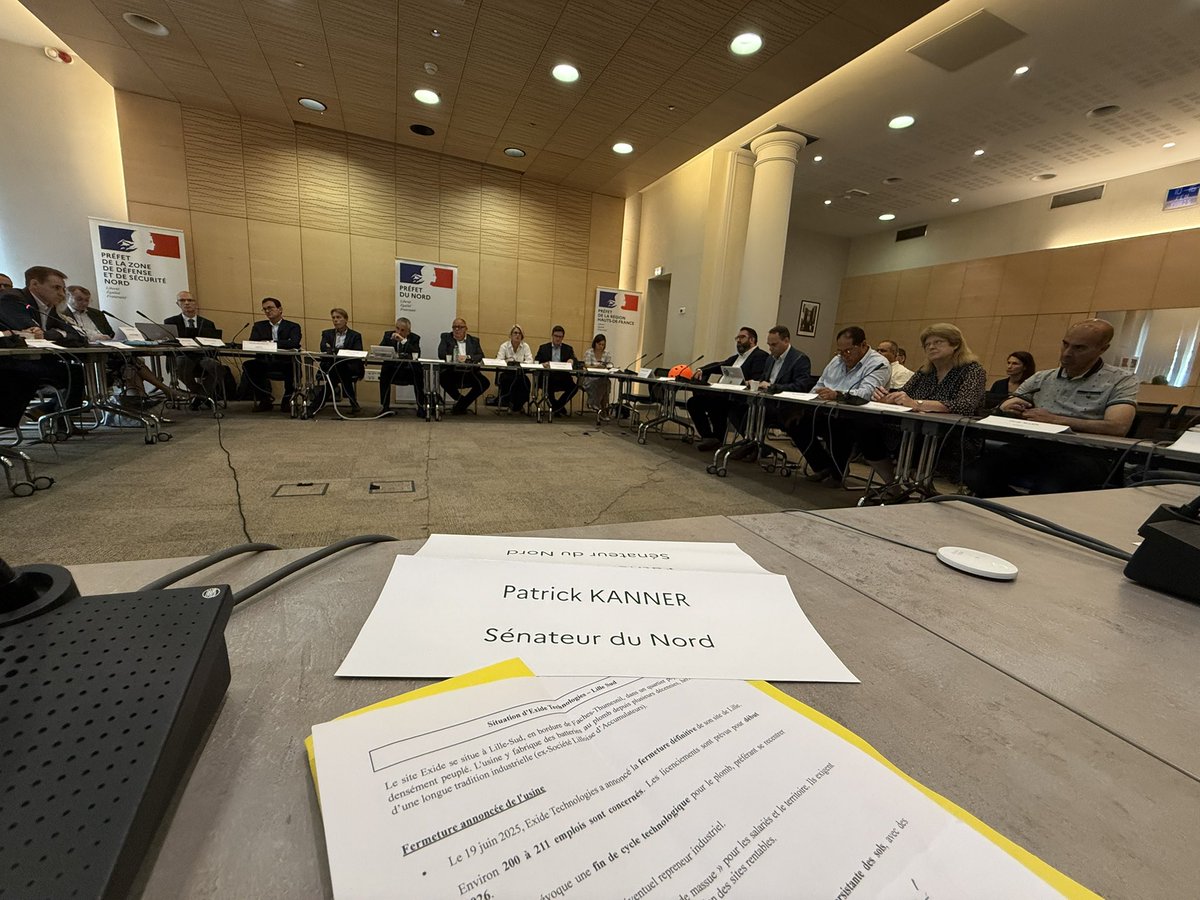 Patrick Kanner (@patrickkanner) on Twitter photo Réunion ce matin en préfecture du Nord pour évoquer le projet brutal de fermeture du site Exide à Lille.Plus de 200 emplois menacés . Nous exigeons des réponses de la direction sur les enjeux économiques, sociaux et environnementaux. <a href="/Ardeslandes/">Arnaud Deslandes</a> <a href="/A_Linkenheld/">Audrey LINKENHELD</a> Réunion ce matin en préfecture du Nord pour évoquer le projet brutal de fermeture du site Exide à Lille.Plus de 200 emplois menacés . Nous exigeons des réponses de la direction sur les enjeux économiques, sociaux et environnementaux. <a href="/Ardeslandes/">Arnaud Deslandes</a> <a href="/A_Linkenheld/">Audrey LINKENHELD</a>