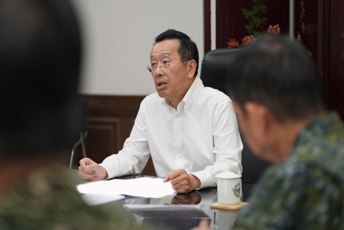 MoNDefense's tweet image. #HK41 #Day10
Minister Wellington Koo officially announced the successful completion of the #HanKuang41 exercise.
He commended all service members for their unwavering resolve and high morale throughout the intense and sustained training.
#ROCArmedForces