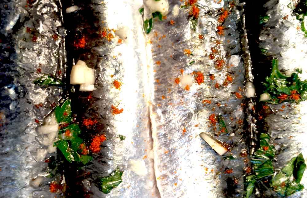 Sardines make a good light supper or alfresco lunch. When the weather is good they cook very well on a hot BBQ. We have some good cooking tips here to ensure you get a good result. buff.ly/7GU8QWP